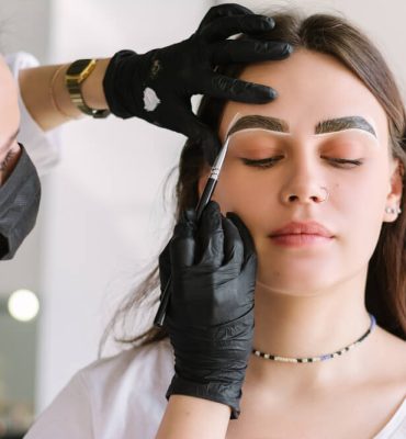 How long does brow tint last?